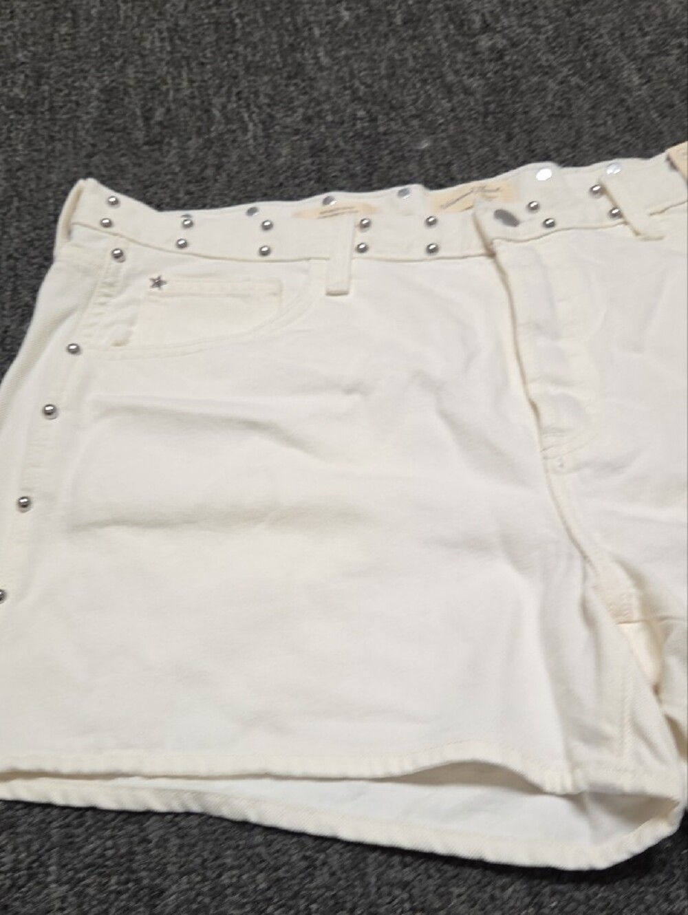 (#2C) Universal Thread White Denim Shorts with Silver Studs - Picture 6 of 8